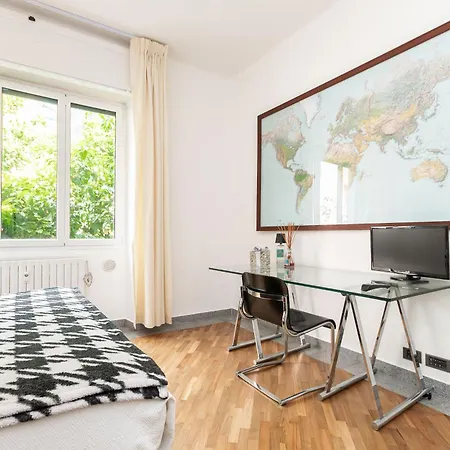 Comfort, Sea, Airport And Private Parking Genova