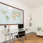 Comfort, Sea, Airport And Private Parking Apartment